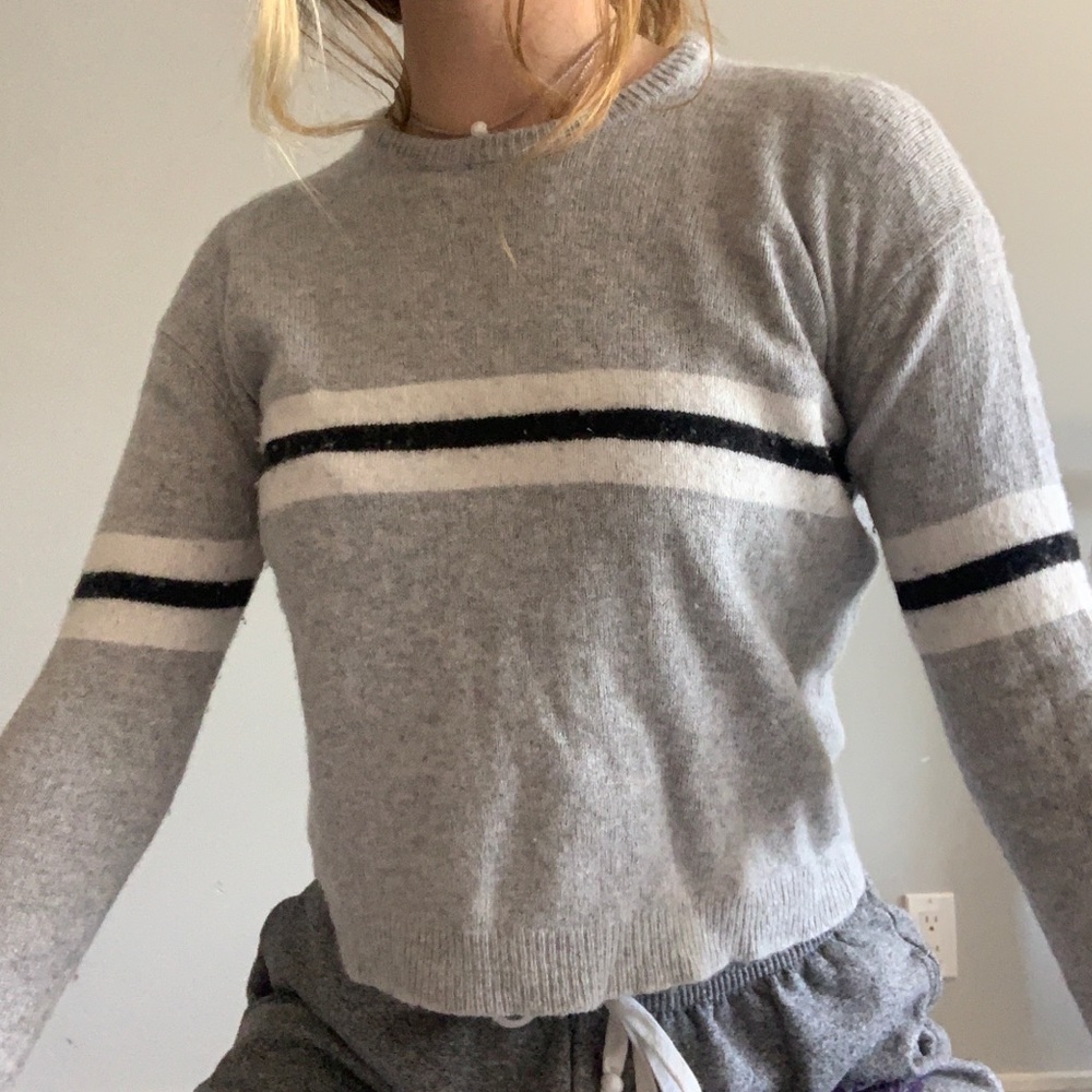 Women’s Grey knit striped sweater Brandy Melville